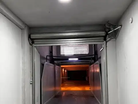 Venta - Cochera Descubierta en Lanús Este
