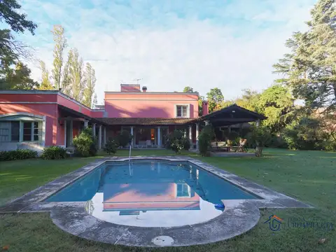 Casa en  Venta en Martindale C.C.  - Oportunidad - casa sobre doble lote- 3212m2