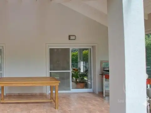 Casa en Venta en Countries y Barrios Cerrados en Esteban Echeverria, USD 240.000