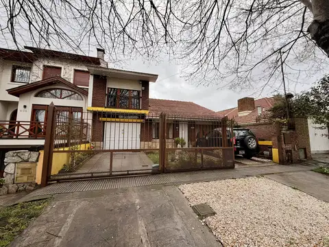 Casa 4 ambientes en Alquiler, Parque Luro