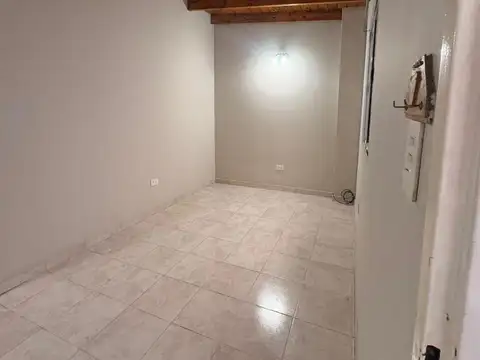 Depto Tipo Casa en Alquiler de 1 dormitorio