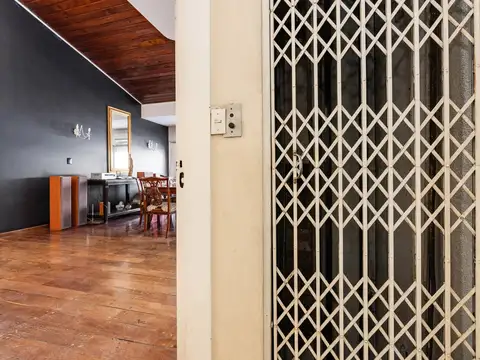 Depto Tipo Casa 6 ambientes con 2 baños