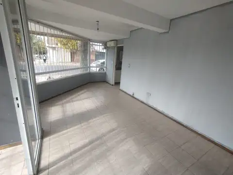 Local en Alquiler en Coronel Dorrego, $ 520.000