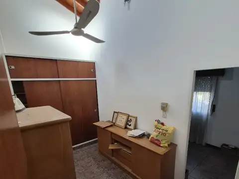 Depto Tipo Casa en Venta en Ramos Mejia Sur, USD 75.000