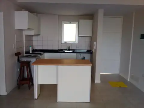 Departamento en Alquiler en Zárate, $ 650.000