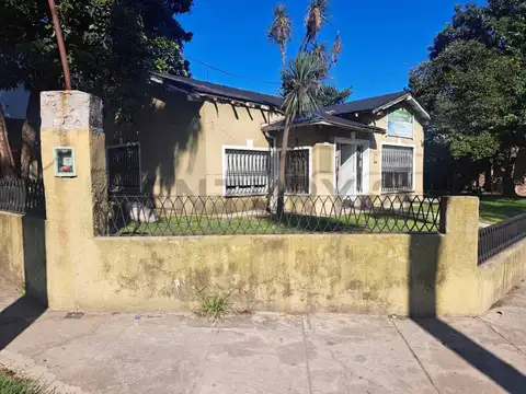 VENTA CASA  EN SAN MARTIN- JOSE LEON SUAREZ- A RECICLAR