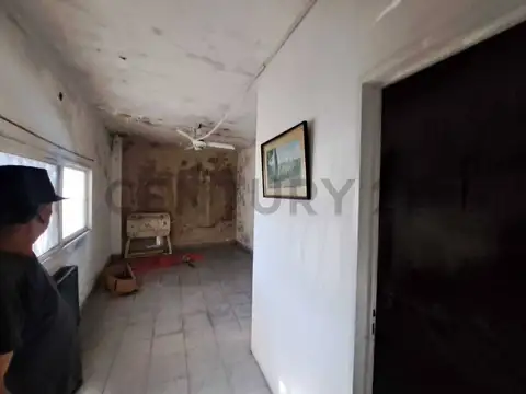 VENTA CASA  EN SAN MARTIN- JOSE LEON SUAREZ- A RECICLAR