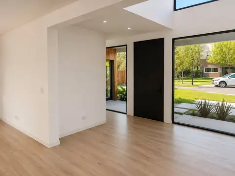 Casa 4 ambientes con 3 baños