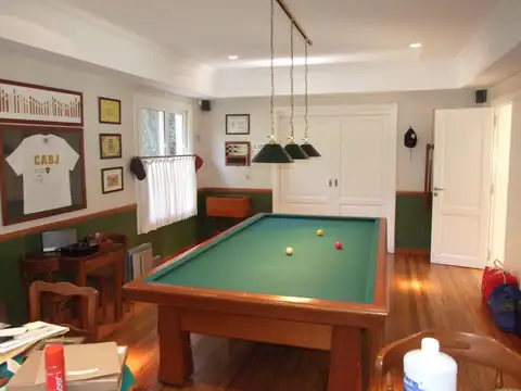 Casa 6 ambientes con 4 baños