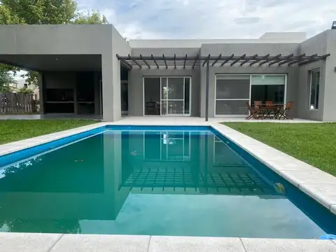 CASA EN ALQUILER TEMPORARIO 