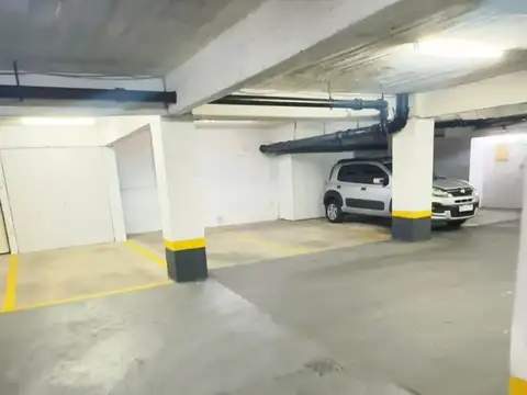 GARAJE EN VENTA PUNTA CARRETAS CON RENTA