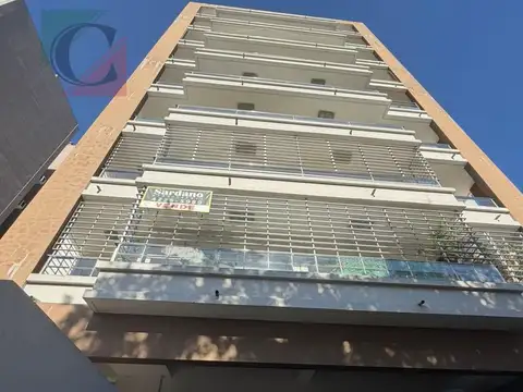 DEPARTAMENTO 2 AMBIENTES AMPLIOS CON COCHERA LANÚS CENTRO