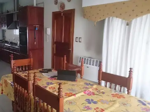 EXCELENTE PROPIEDAD EN SAN ANTONIO DE PADUA 4 AMBIENTES