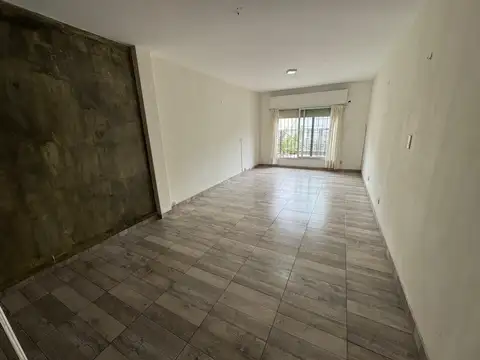 Monoambiente reciclado a nuevo en venta en Castelar centro