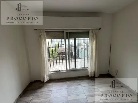 Monoambiente reciclado a nuevo en venta en Castelar centro