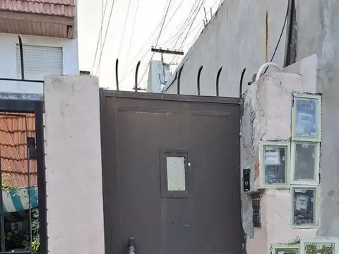 Vende PH 4 amb en Lanús Este refaccionado