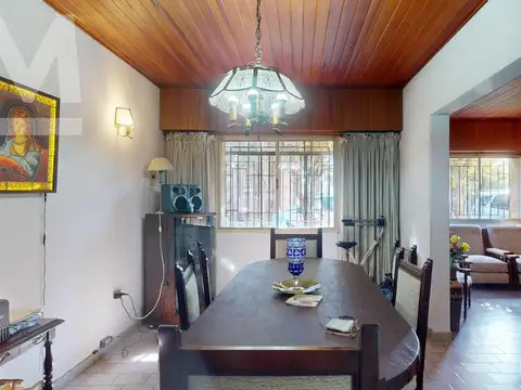 Casa en Venta con 1 cochera