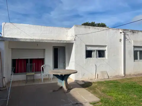 SE VENDE CASA+VIVIENDA INTERNA B°GRAL PAZ V. MARIA