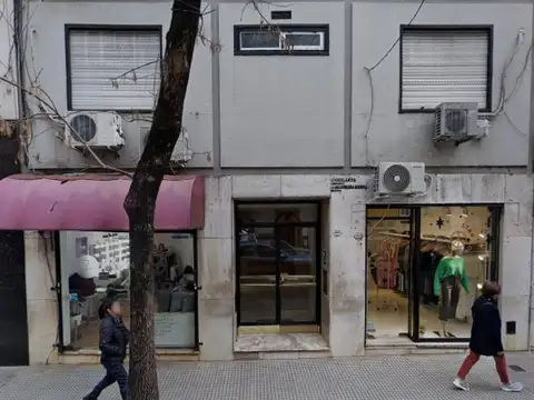 Juncal e/ Larrea y Azcuénaga