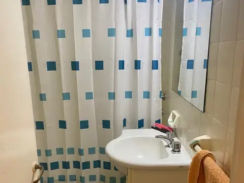 DEPARTAMENTO TIPO CASA 5 AMBIENTES Y DOS BAÑOS.-