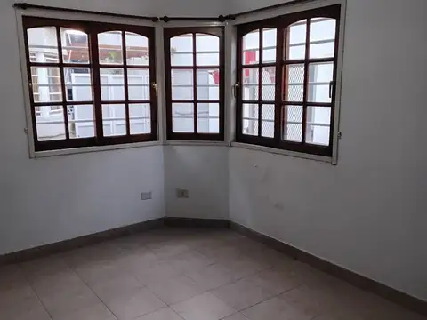 VENTA V.SARMIENTO DUPLEX 3 AMB COCHERA APTO CRED