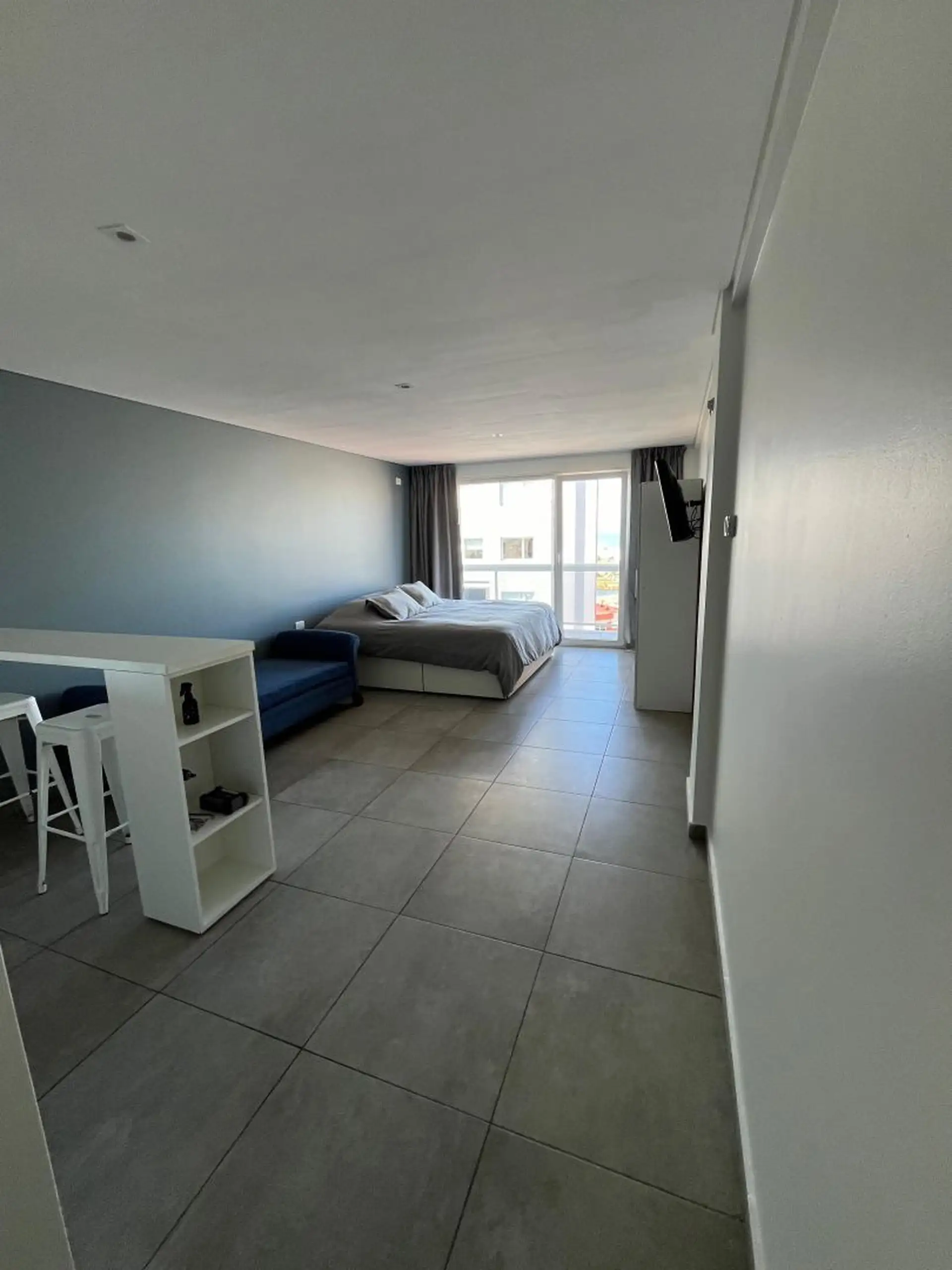 Monoambiente en venta con vista al mar y cochera - Punta Mogotes