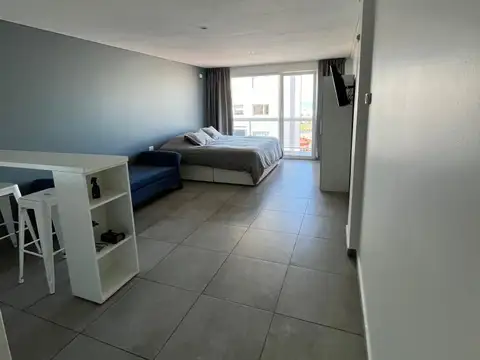 Monoambiente en venta con vista al mar y cochera - Punta Mogotes