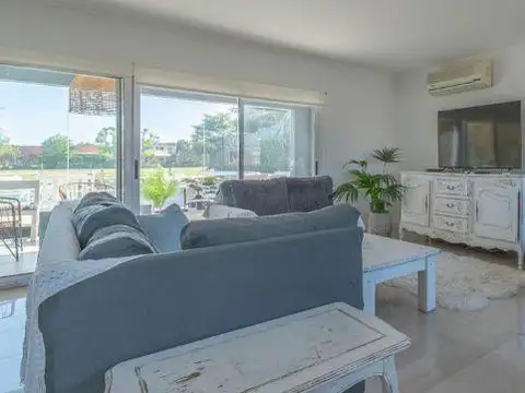 Casa en Alquiler de 4 dormitorios