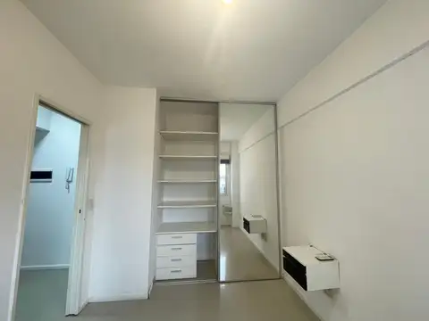 Depto Tipo Casa en Alquiler en Monte Castro, $ 800.000