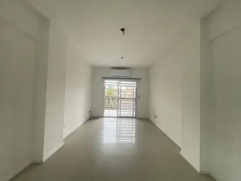 Depto Tipo Casa en Alquiler con 1 cocheras