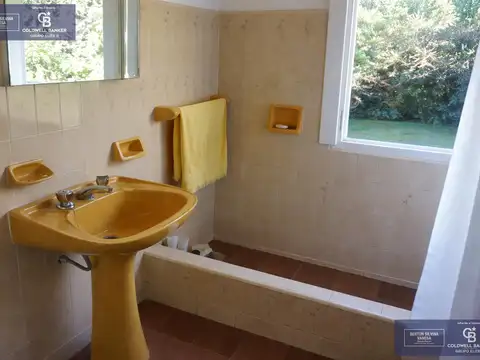 Casa 7 ambientes con 4 baños