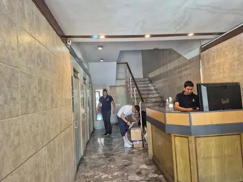 Avenida Hipólito Yrigoyen 500