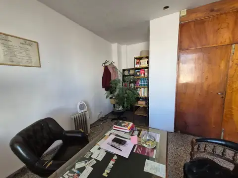 Avenida Hipólito Yrigoyen 500