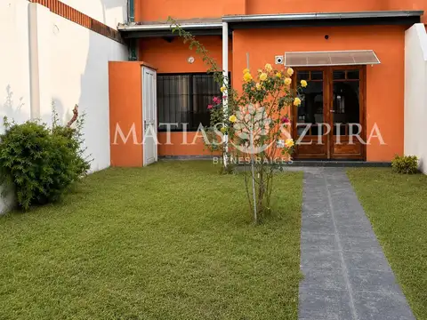 Casa en Venta con 1 cochera