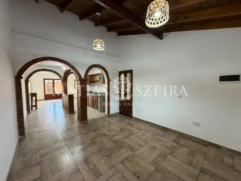 Casa 3 ambientes con 2 baños