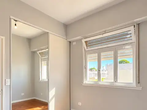 2 ambientes con terraza propia al frente