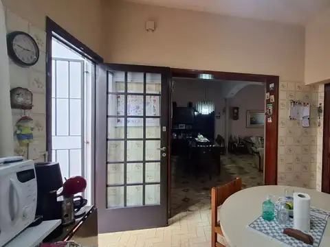 VENTA CASA 5 AMBIENTES COCHERA FLORESTA CABA