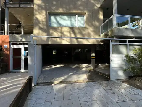 Ezequiel Paz , Piso 21