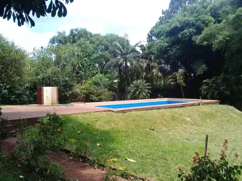 VENDO MANZANA CON - CASA QUINTA- QUINCHO-PILETA-TERRENOS-POSADAS MNES