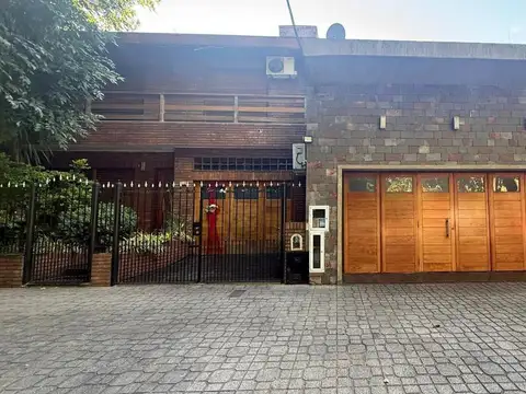 Casa en Venta con 5 cocheras