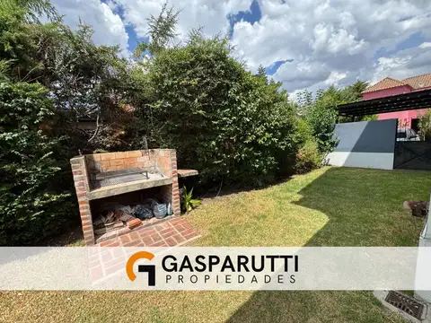 Casa 4 ambientes con 4 baños