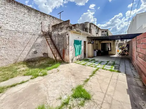 Casa 7 ambientes con 2 baños
