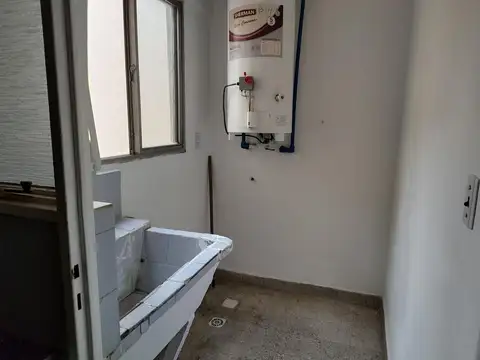 San Martin 400, Piso 5