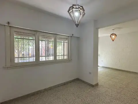 CASA 3 AMBIENTES C/COCHERA VENTA BANFIELD