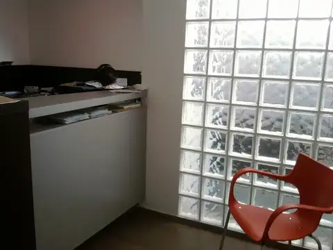 Excelentes Oficinas en Planta Alta juntas o separadas