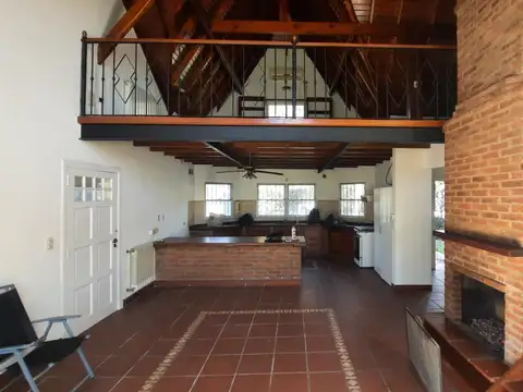 Casa en Venta con 2 cocheras