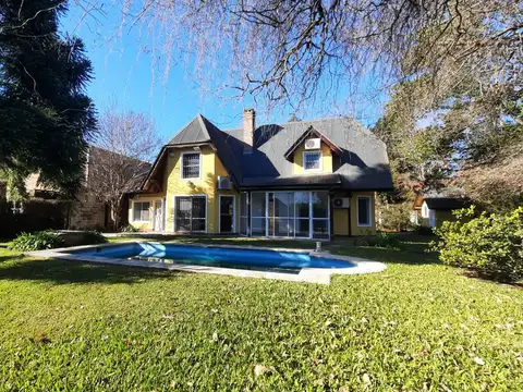Casa 5 ambientes de dos plantas en venta Del Viso, Pilar