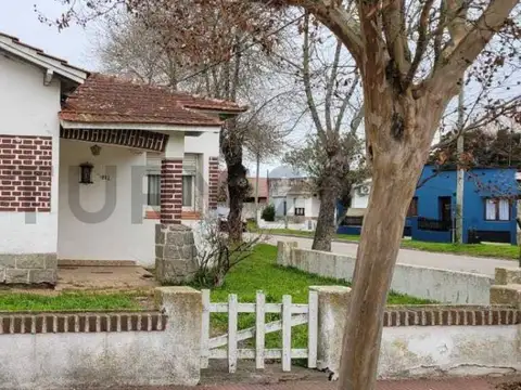 VENTA CASA 3 AMBiENTES GARAGE MAS LOCAL GENERAL PIRAN