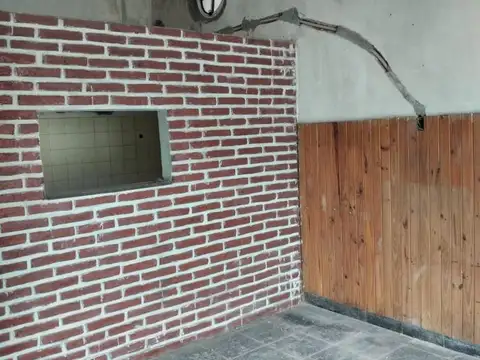 Local en Alquiler en Isidro Casanova, $ 300.000