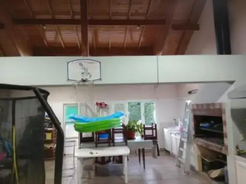 Casa en Venta con 2 cocheras